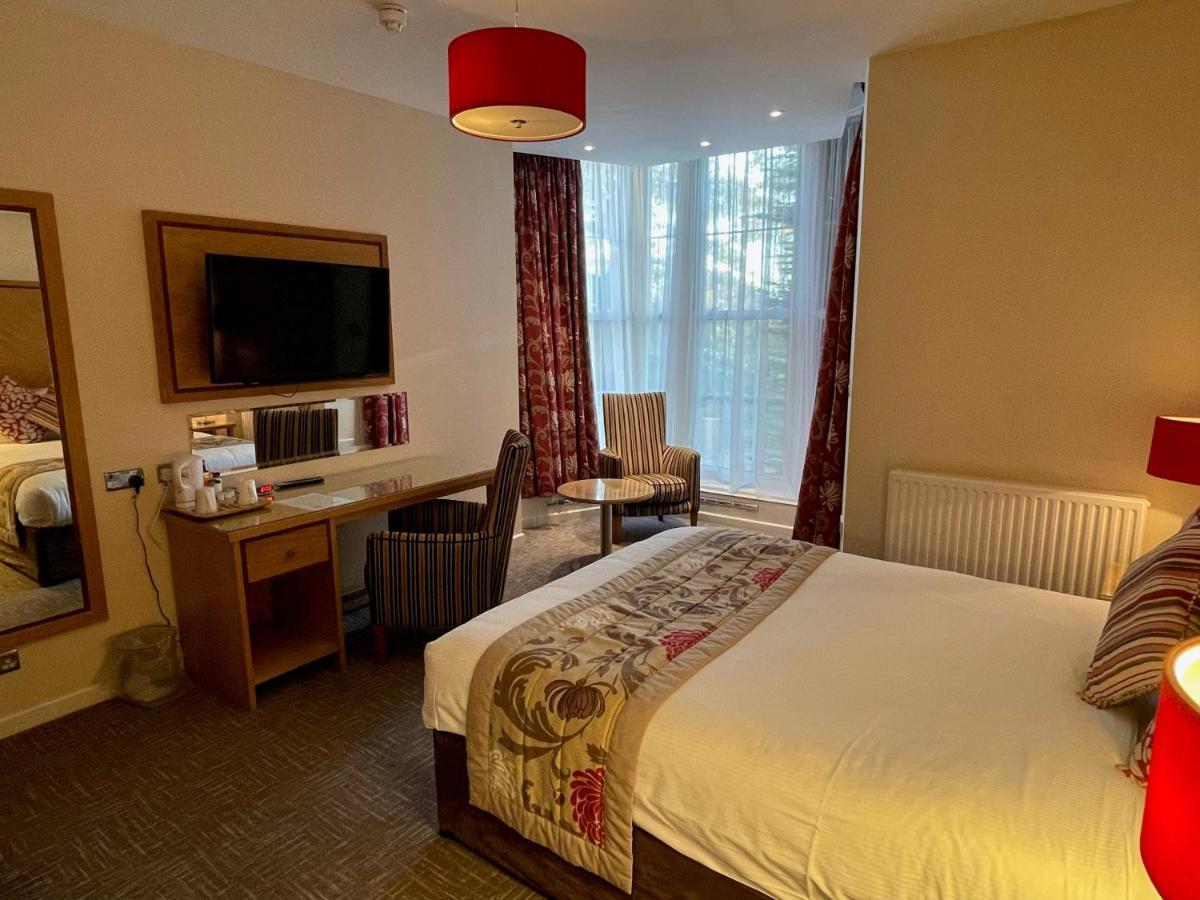 Best Western Homestead Court Hotel Welwyn Garden City Exterior photo