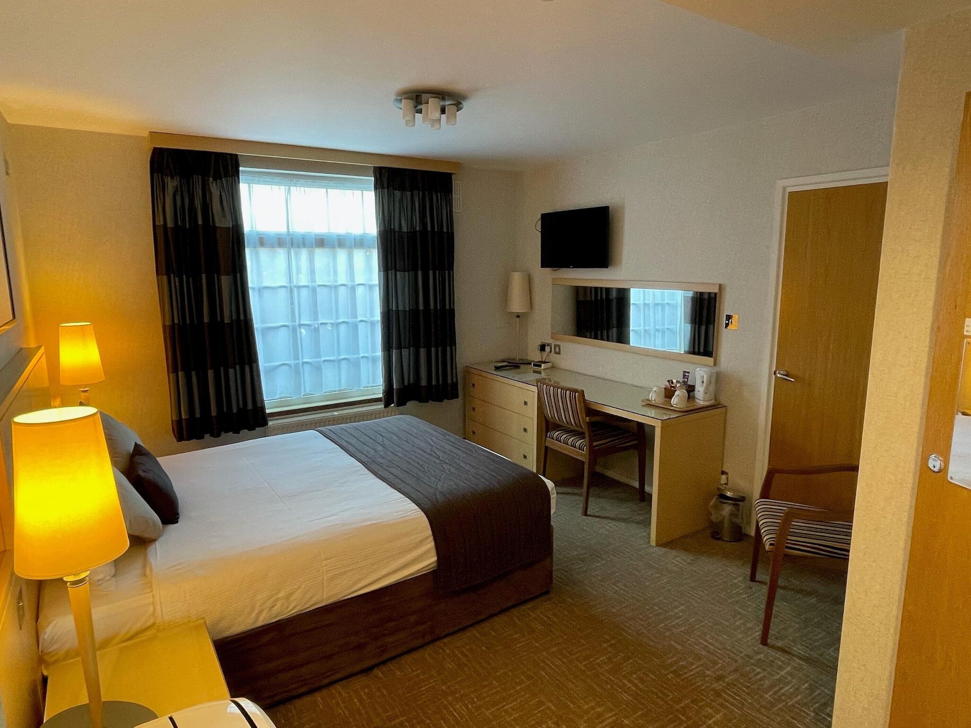 Best Western Homestead Court Hotel Welwyn Garden City Exterior photo