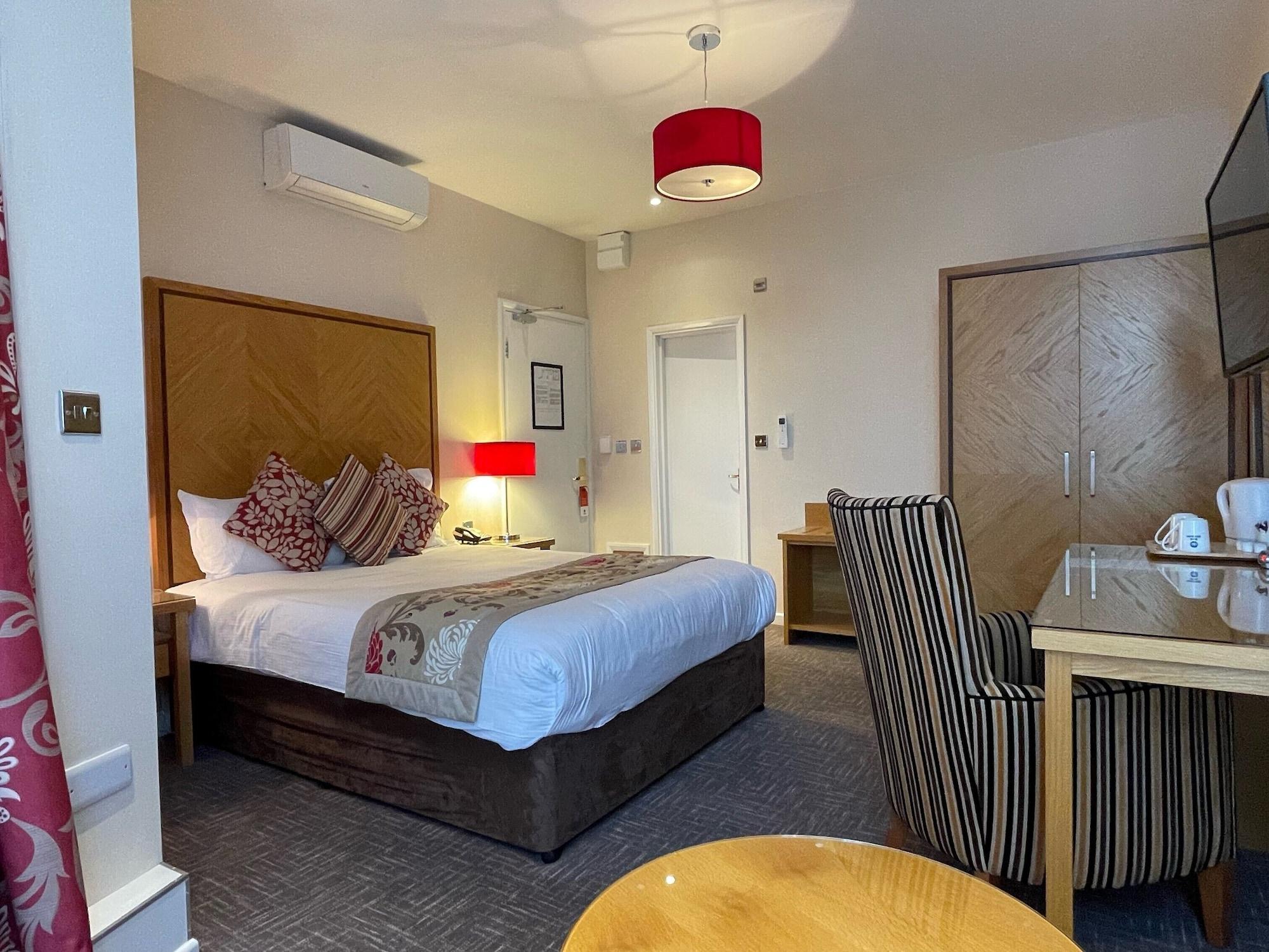 Best Western Homestead Court Hotel Welwyn Garden City Exterior photo