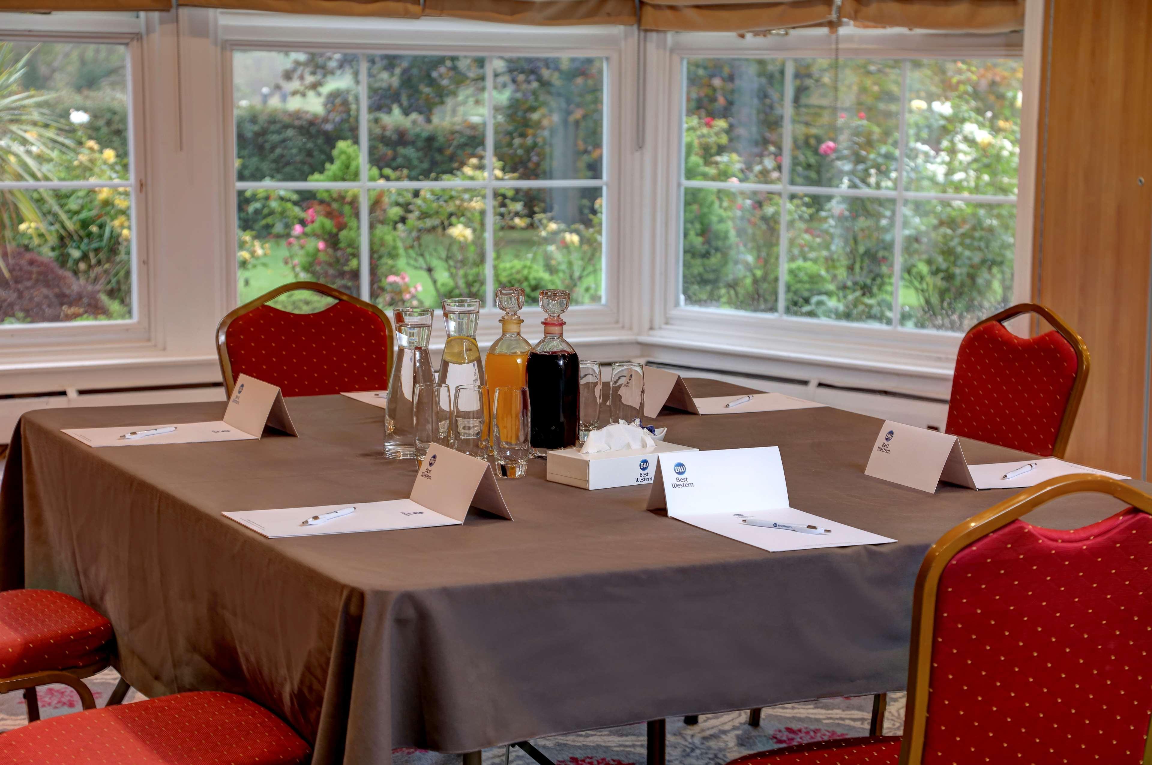 Best Western Homestead Court Hotel Welwyn Garden City Exterior photo