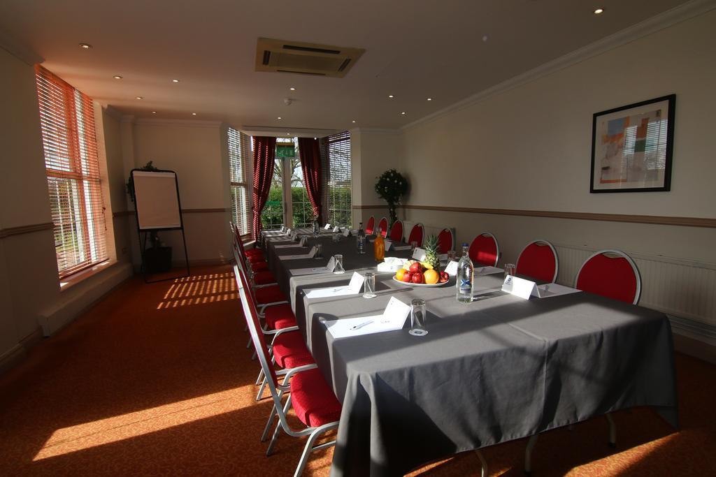 Best Western Homestead Court Hotel Welwyn Garden City Exterior photo